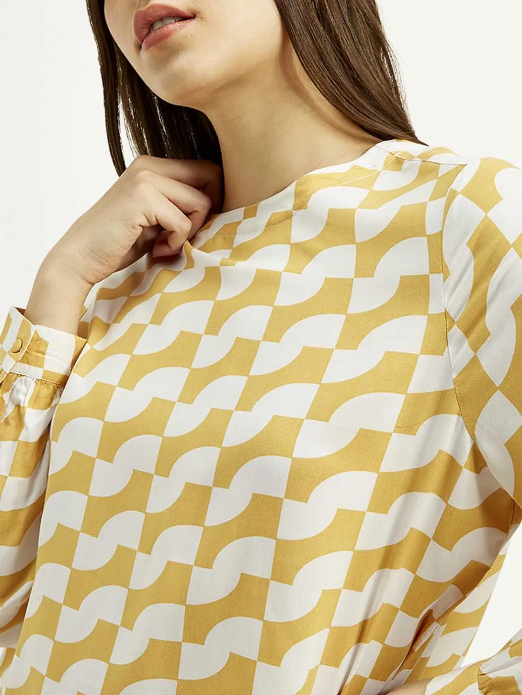 Women's Geometric White Round Neck Top